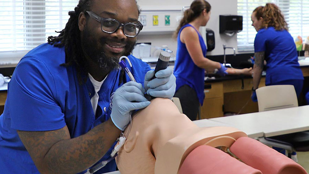 nursing student, apply now